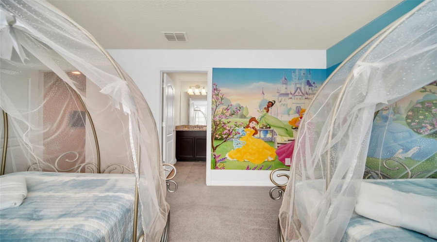 KISSIMMEE, Florida 34747, 5 Bedrooms Bedrooms, ,4 BathroomsBathrooms,Residential,For Sale,NICE,0,MFRO6428506