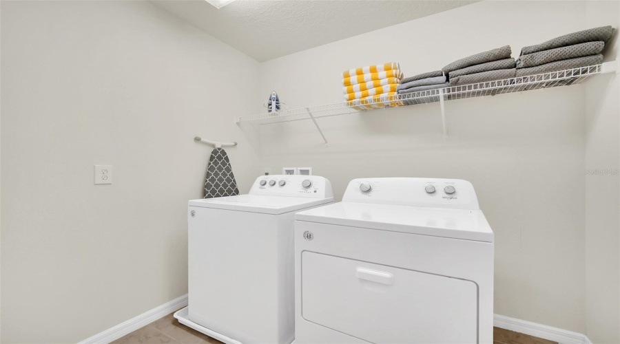 KISSIMMEE, Florida 34747, 5 Bedrooms Bedrooms, ,4 BathroomsBathrooms,Residential,For Sale,NICE,0,MFRO6428506