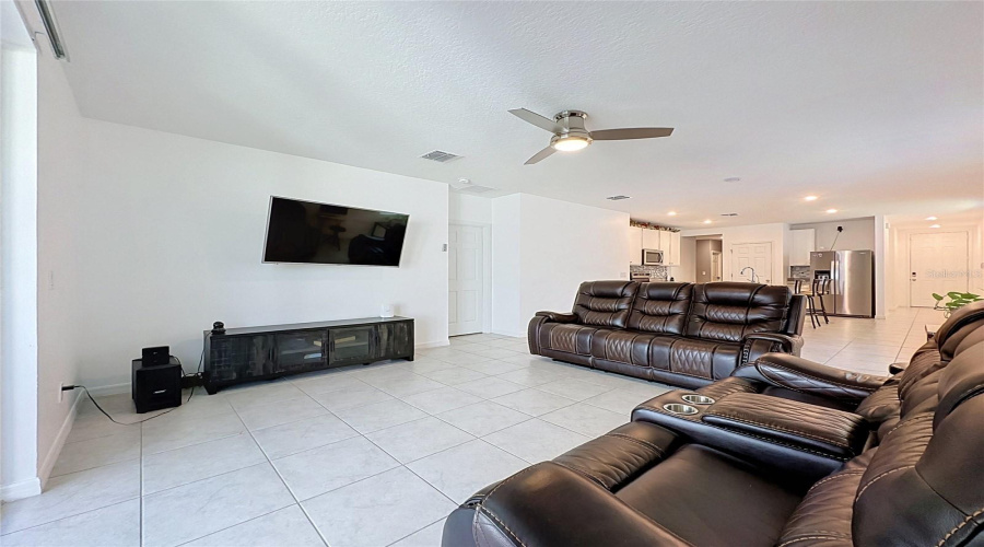 DAVENPORT, Florida 33897, 4 Bedrooms Bedrooms, ,2 BathroomsBathrooms,Residential,For Sale,MONACO LN,0,MFRS5154287