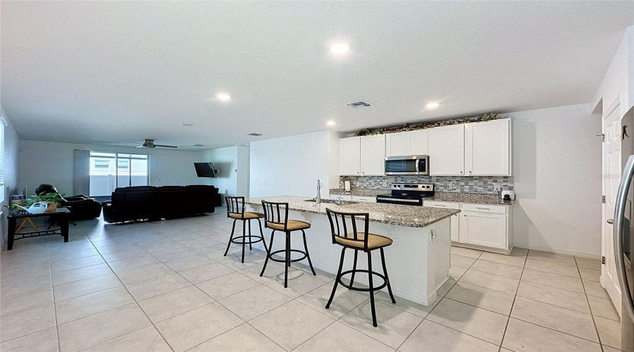DAVENPORT, Florida 33897, 4 Bedrooms Bedrooms, ,2 BathroomsBathrooms,Residential,For Sale,MONACO LN,0,MFRS5154287
