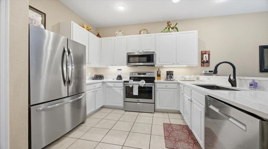 DAVENPORT, Florida 33897, 2 Bedrooms Bedrooms, ,2 BathroomsBathrooms,Residential,For Sale,LUCAYA,0,MFRO6427337