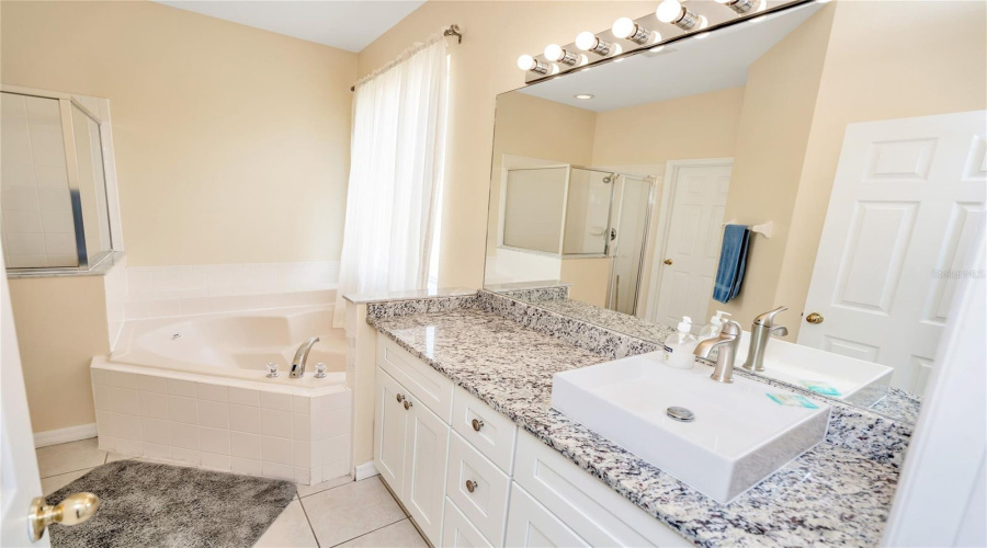 KISSIMMEE, Florida 34746, 7 Bedrooms Bedrooms, ,4 BathroomsBathrooms,Residential,For Sale,HIDEAWAY BEACH,0,MFRTB8532477