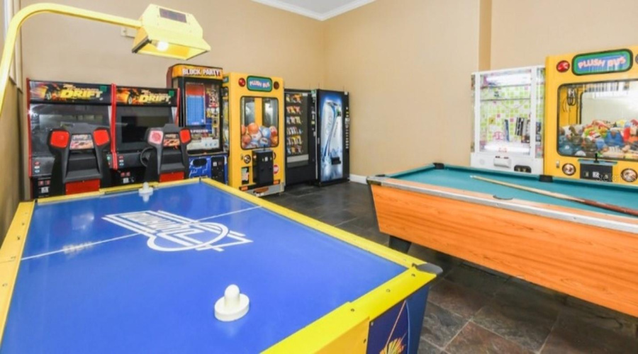 KISSIMMEE, Florida 34746, 7 Bedrooms Bedrooms, ,4 BathroomsBathrooms,Residential,For Sale,HIDEAWAY BEACH,0,MFRTB8532477