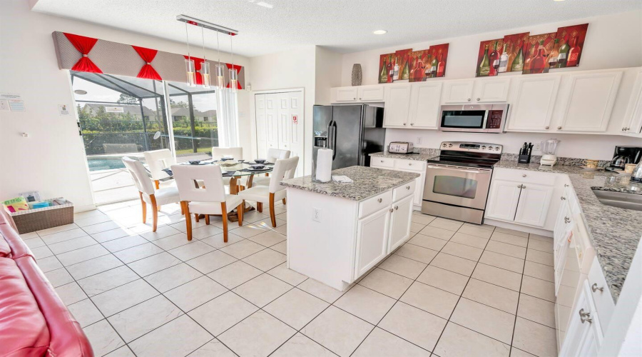 KISSIMMEE, Florida 34746, 7 Bedrooms Bedrooms, ,4 BathroomsBathrooms,Residential,For Sale,HIDEAWAY BEACH,0,MFRTB8532477