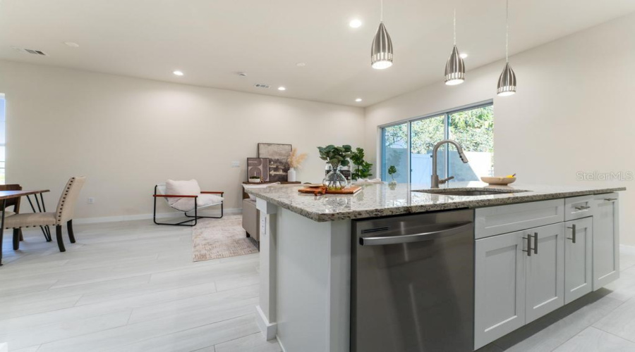KISSIMMEE, Florida 34747, 5 Bedrooms Bedrooms, ,5 BathroomsBathrooms,Residential,For Sale,SUNFLOWER,0,MFRO6423503