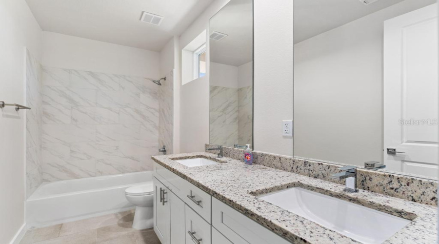 KISSIMMEE, Florida 34747, 5 Bedrooms Bedrooms, ,5 BathroomsBathrooms,Residential,For Sale,SUNFLOWER,0,MFRO6423503