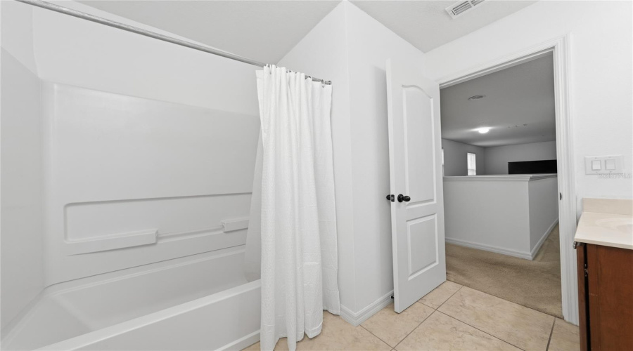 KISSIMMEE, Florida 34746, 3 Bedrooms Bedrooms, ,2 BathroomsBathrooms,Residential,For Sale,BLUE DIAMOND,0,MFRO6387480