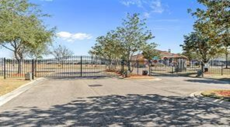 KISSIMMEE, Florida 34746, 3 Bedrooms Bedrooms, ,2 BathroomsBathrooms,Residential,For Sale,BLUE DIAMOND,0,MFRO6387480