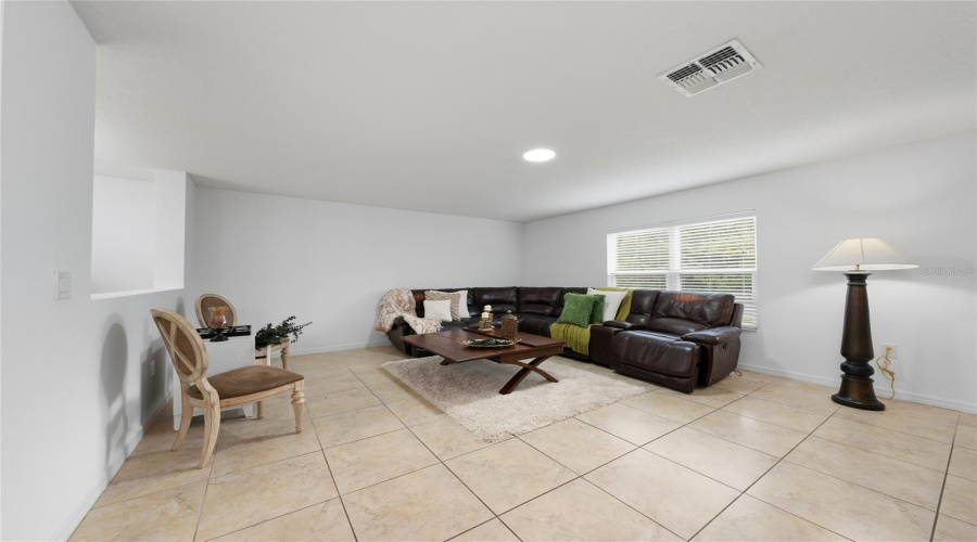KISSIMMEE, Florida 34746, 3 Bedrooms Bedrooms, ,2 BathroomsBathrooms,Residential,For Sale,BLUE DIAMOND,0,MFRO6387480