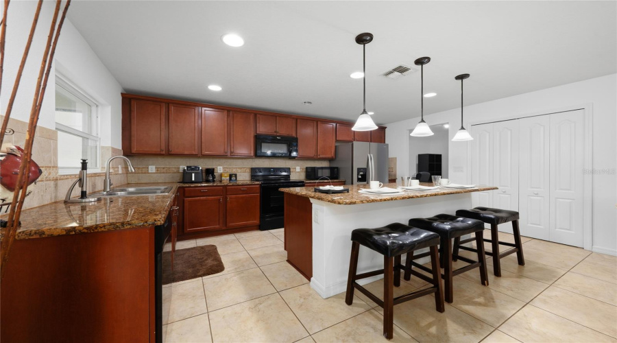 KISSIMMEE, Florida 34746, 3 Bedrooms Bedrooms, ,2 BathroomsBathrooms,Residential,For Sale,BLUE DIAMOND,0,MFRO6387480