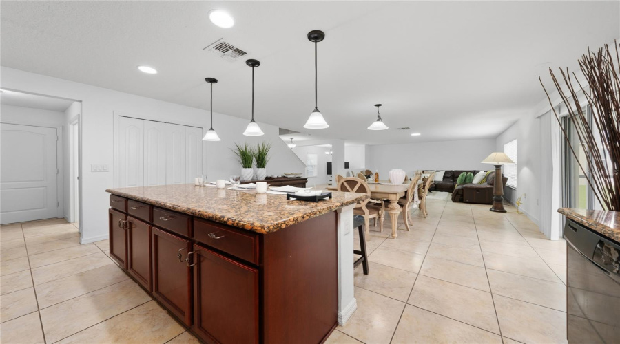 KISSIMMEE, Florida 34746, 3 Bedrooms Bedrooms, ,2 BathroomsBathrooms,Residential,For Sale,BLUE DIAMOND,0,MFRO6387480
