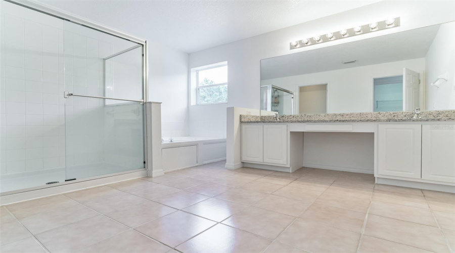 KISSIMMEE, Florida 34746, 5 Bedrooms Bedrooms, ,3 BathroomsBathrooms,Residential,For Sale,HURON,0,MFRTB8378409