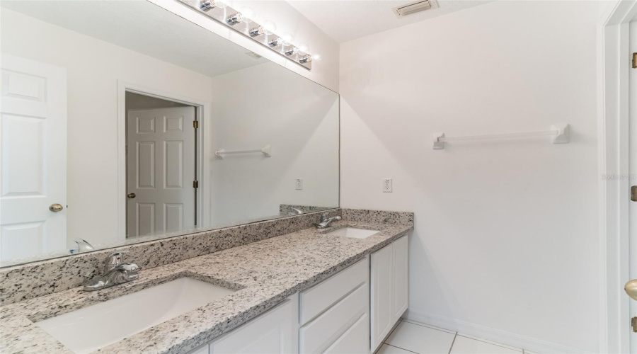 KISSIMMEE, Florida 34746, 5 Bedrooms Bedrooms, ,3 BathroomsBathrooms,Residential,For Sale,HURON,0,MFRTB8378409