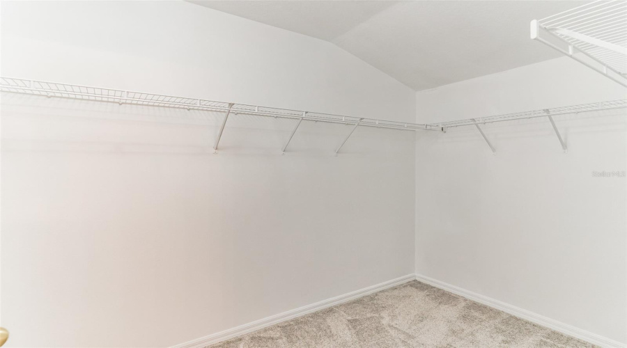 KISSIMMEE, Florida 34746, 5 Bedrooms Bedrooms, ,3 BathroomsBathrooms,Residential,For Sale,HURON,0,MFRTB8378409