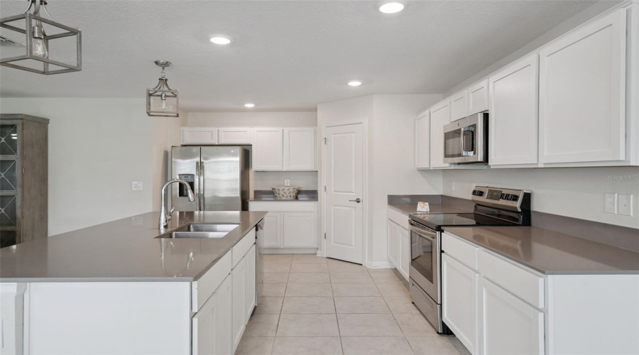 KISSIMMEE, Florida 34746, 4 Bedrooms Bedrooms, ,2 BathroomsBathrooms,Residential,For Sale,SUNNY CREEK,0,MFRO6428636