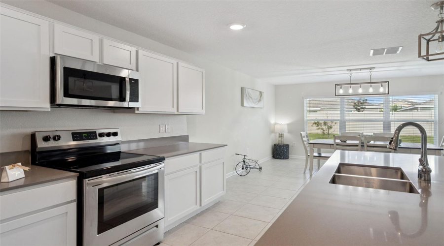 KISSIMMEE, Florida 34746, 4 Bedrooms Bedrooms, ,2 BathroomsBathrooms,Residential,For Sale,SUNNY CREEK,0,MFRO6428636