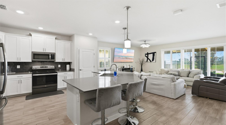DAVENPORT, Florida 33896, 4 Bedrooms Bedrooms, ,2 BathroomsBathrooms,Residential,For Sale,DOWNSWING PL,0,MFRS5154548