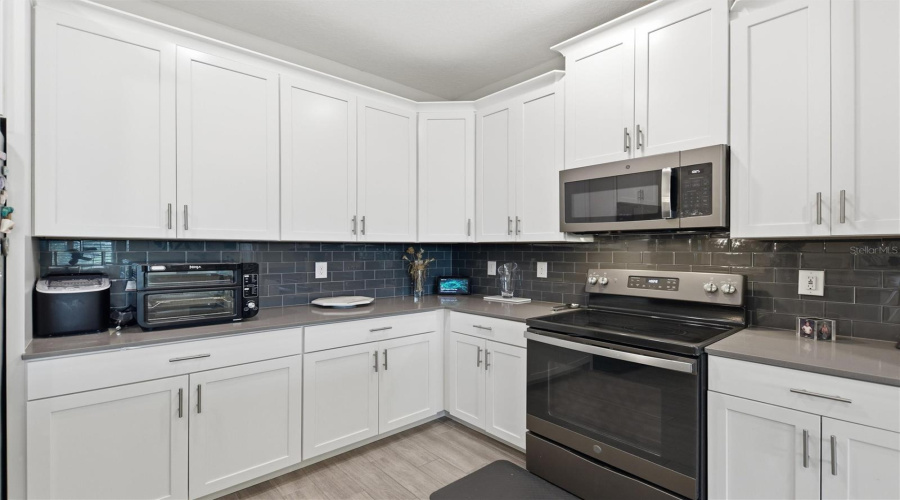 DAVENPORT, Florida 33896, 4 Bedrooms Bedrooms, ,2 BathroomsBathrooms,Residential,For Sale,DOWNSWING PL,0,MFRS5154548