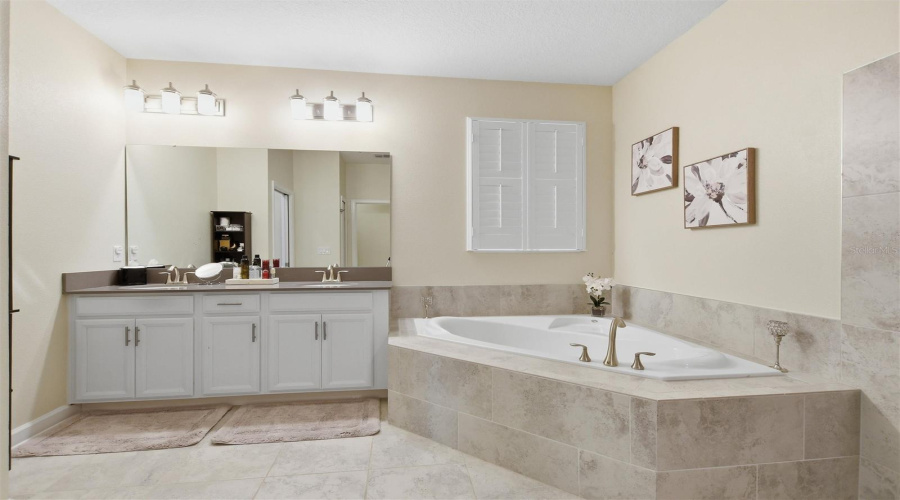 DAVENPORT, Florida 33896, 4 Bedrooms Bedrooms, ,2 BathroomsBathrooms,Residential,For Sale,DOWNSWING PL,0,MFRS5154548