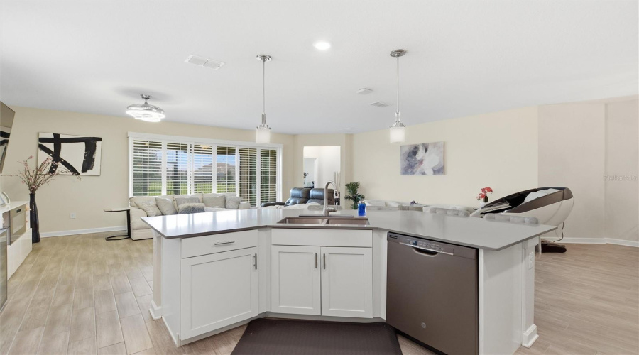 DAVENPORT, Florida 33896, 4 Bedrooms Bedrooms, ,2 BathroomsBathrooms,Residential,For Sale,DOWNSWING PL,0,MFRS5154548