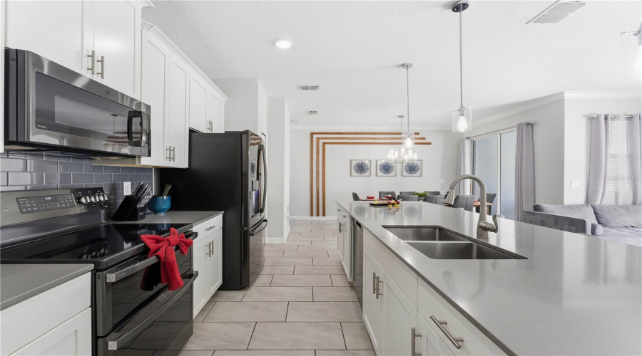 DAVENPORT, Florida 33896, 4 Bedrooms Bedrooms, ,3 BathroomsBathrooms,Residential,For Sale,CHALLENGE,0,MFRO6428864