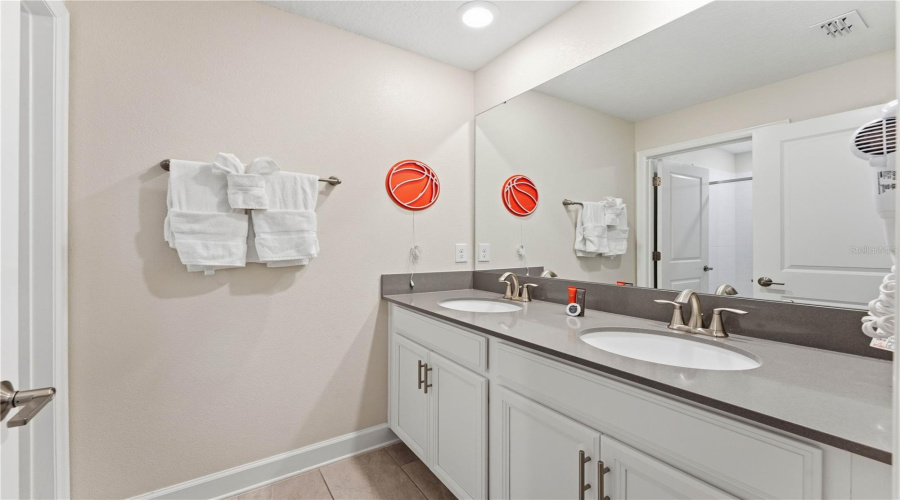 DAVENPORT, Florida 33896, 4 Bedrooms Bedrooms, ,3 BathroomsBathrooms,Residential,For Sale,CHALLENGE,0,MFRO6428864