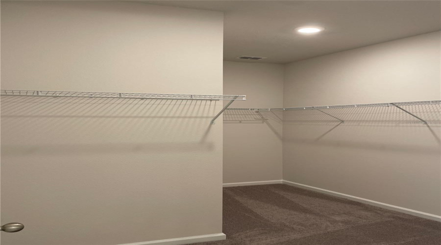 Walk in closet