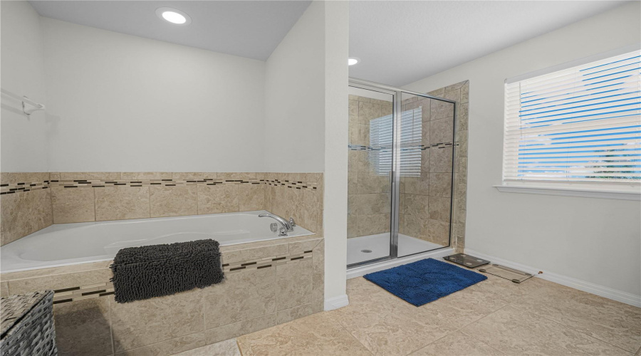 DAVENPORT, Florida 33837, 5 Bedrooms Bedrooms, ,3 BathroomsBathrooms,Residential,For Sale,WHIRLAWAY,0,MFRTB8530509