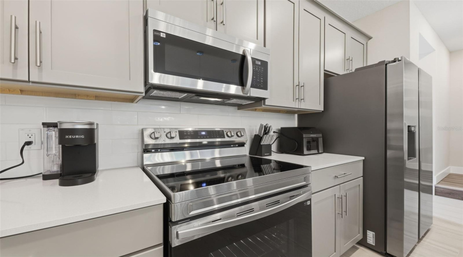 KISSIMMEE, Florida 34747, 3 Bedrooms Bedrooms, ,2 BathroomsBathrooms,Residential,For Sale,ROYAL VIEW,0,MFRO6428148
