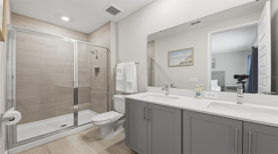 KISSIMMEE, Florida 34747, 3 Bedrooms Bedrooms, ,2 BathroomsBathrooms,Residential,For Sale,ROYAL VIEW,0,MFRO6428148