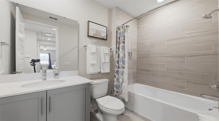 KISSIMMEE, Florida 34747, 3 Bedrooms Bedrooms, ,2 BathroomsBathrooms,Residential,For Sale,ROYAL VIEW,0,MFRO6428148