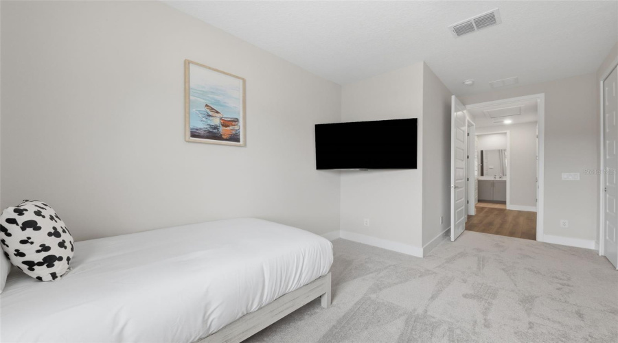 KISSIMMEE, Florida 34747, 3 Bedrooms Bedrooms, ,2 BathroomsBathrooms,Residential,For Sale,ROYAL VIEW,0,MFRO6428148