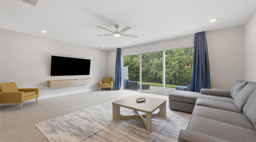 KISSIMMEE, Florida 34747, 3 Bedrooms Bedrooms, ,2 BathroomsBathrooms,Residential,For Sale,ROYAL VIEW,0,MFRO6428148