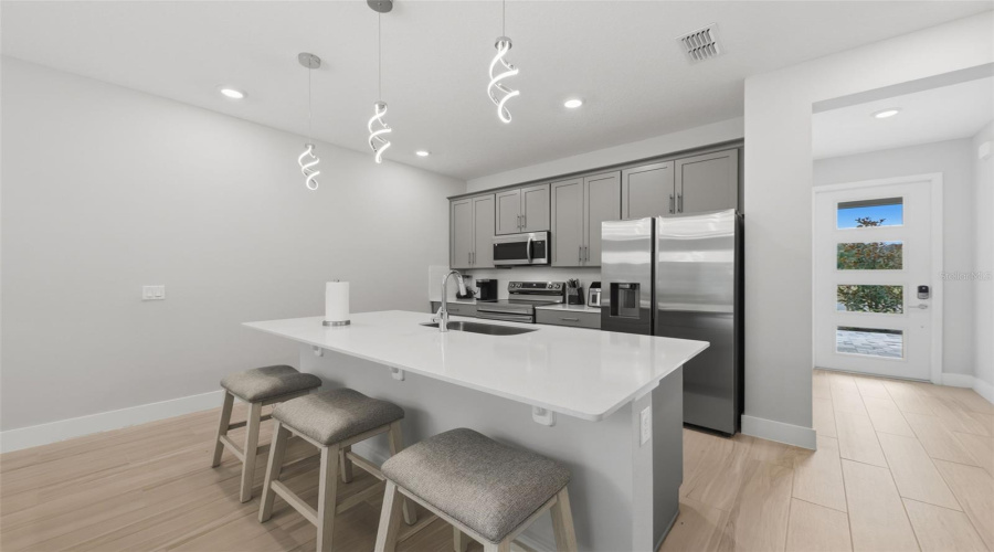 KISSIMMEE, Florida 34747, 3 Bedrooms Bedrooms, ,2 BathroomsBathrooms,Residential,For Sale,ROYAL VIEW,0,MFRO6428148