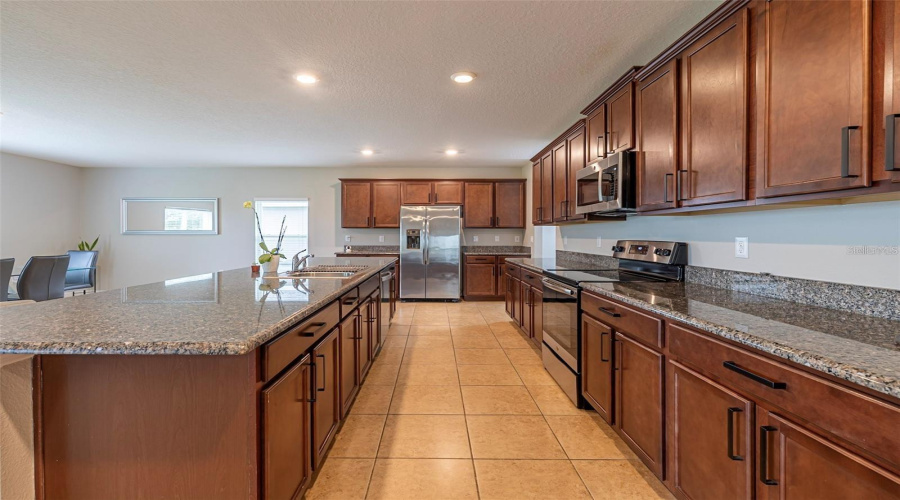 DAVENPORT, Florida 33897, 5 Bedrooms Bedrooms, ,3 BathroomsBathrooms,Residential,For Sale,OGELTHORPE,0,MFRO6429205