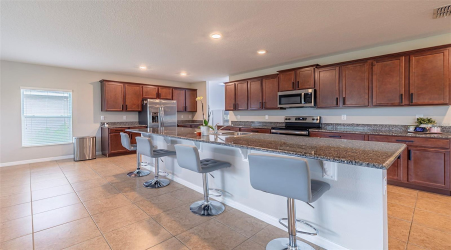 DAVENPORT, Florida 33897, 5 Bedrooms Bedrooms, ,3 BathroomsBathrooms,Residential,For Sale,OGELTHORPE,0,MFRO6429205