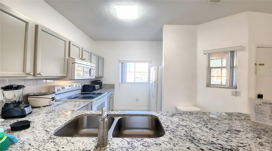 KISSIMMEE, Florida 34746, 3 Bedrooms Bedrooms, ,2 BathroomsBathrooms,Residential,For Sale,PARK RIDGE,0,MFRO6425222