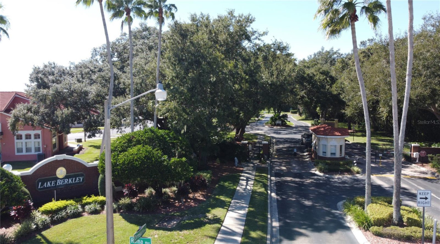 KISSIMMEE, Florida 34746, 3 Bedrooms Bedrooms, ,2 BathroomsBathrooms,Residential,For Sale,PARK RIDGE,0,MFRO6425222