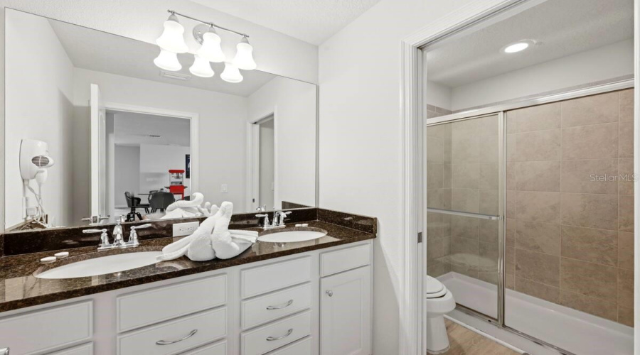 KISSIMMEE, Florida 34747, 8 Bedrooms Bedrooms, ,6 BathroomsBathrooms,Residential,For Sale,NICE,0,MFRO6429118