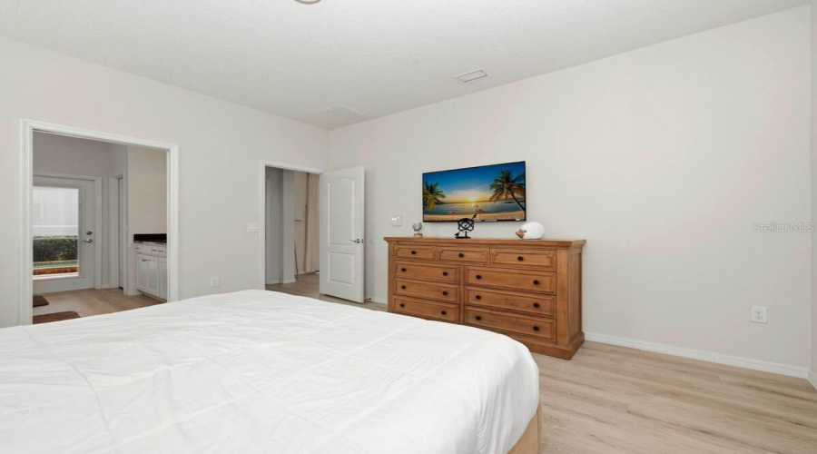 KISSIMMEE, Florida 34747, 8 Bedrooms Bedrooms, ,6 BathroomsBathrooms,Residential,For Sale,NICE,0,MFRO6429118