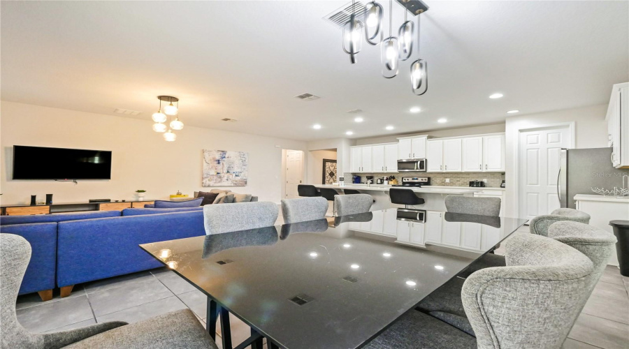 KISSIMMEE, Florida 34747, 8 Bedrooms Bedrooms, ,7 BathroomsBathrooms,Residential,For Sale,SAWYER PALM,0,MFRO6429006