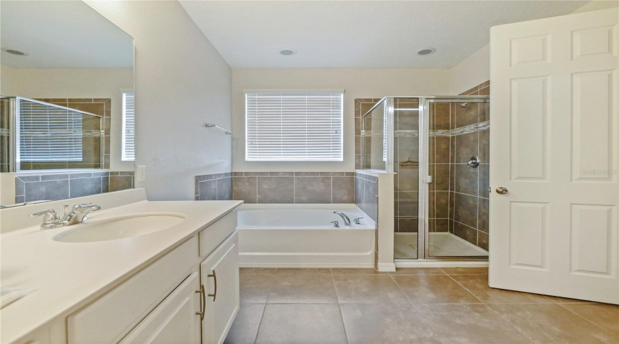 KISSIMMEE, Florida 34747, 8 Bedrooms Bedrooms, ,7 BathroomsBathrooms,Residential,For Sale,SAWYER PALM,0,MFRO6429006