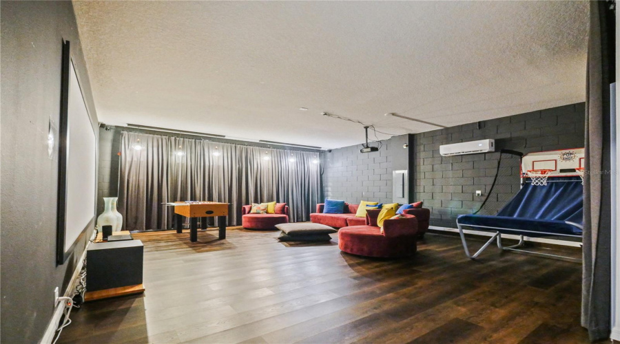 KISSIMMEE, Florida 34747, 8 Bedrooms Bedrooms, ,7 BathroomsBathrooms,Residential,For Sale,SAWYER PALM,0,MFRO6429006