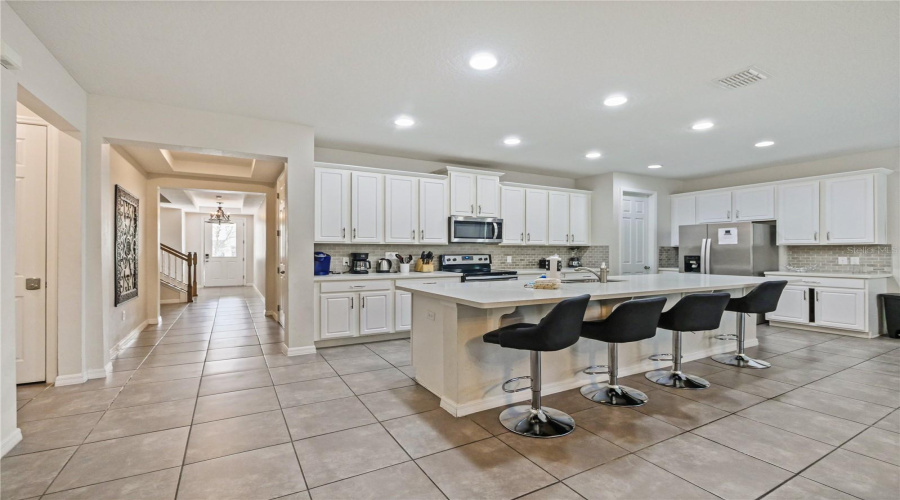 KISSIMMEE, Florida 34747, 8 Bedrooms Bedrooms, ,7 BathroomsBathrooms,Residential,For Sale,SAWYER PALM,0,MFRO6429006