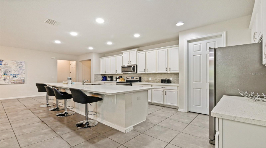 KISSIMMEE, Florida 34747, 8 Bedrooms Bedrooms, ,7 BathroomsBathrooms,Residential,For Sale,SAWYER PALM,0,MFRO6429006
