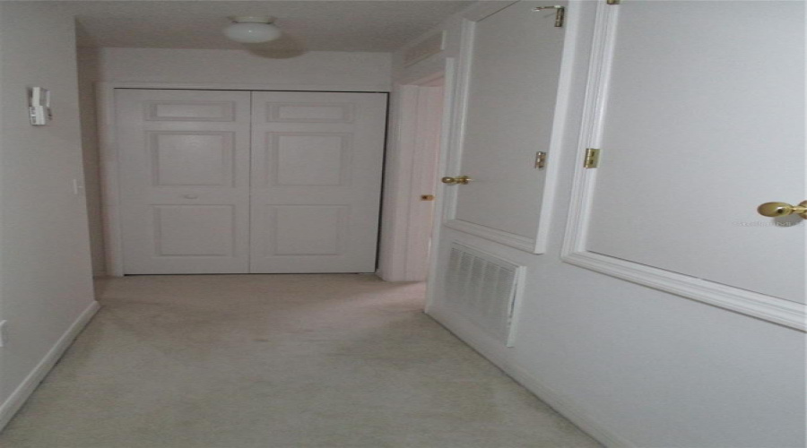 Hallway to bedroom 3 and 4