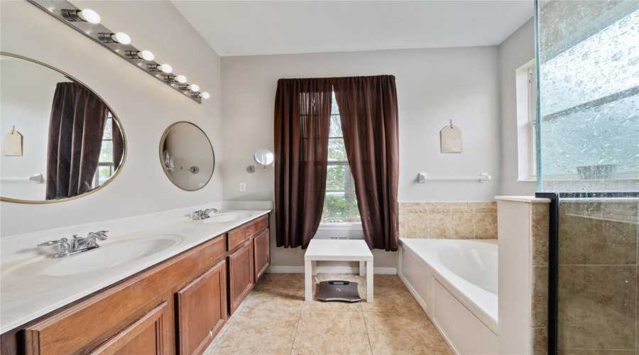 KISSIMMEE, Florida 34746, 4 Bedrooms Bedrooms, ,2 BathroomsBathrooms,Residential,For Sale,WESTBROOK,0,MFRS5154674