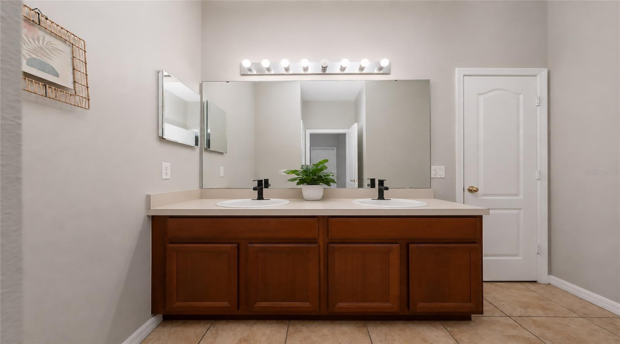 KISSIMMEE, Florida 34746, 4 Bedrooms Bedrooms, ,2 BathroomsBathrooms,Residential,For Sale,WESTBROOK,0,MFRS5154674
