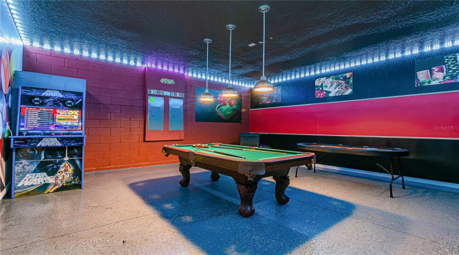 DAVENPORT, Florida 33897, 10 Bedrooms Bedrooms, ,8 BathroomsBathrooms,Residential,For Sale,LELANI,0,MFRO6428920