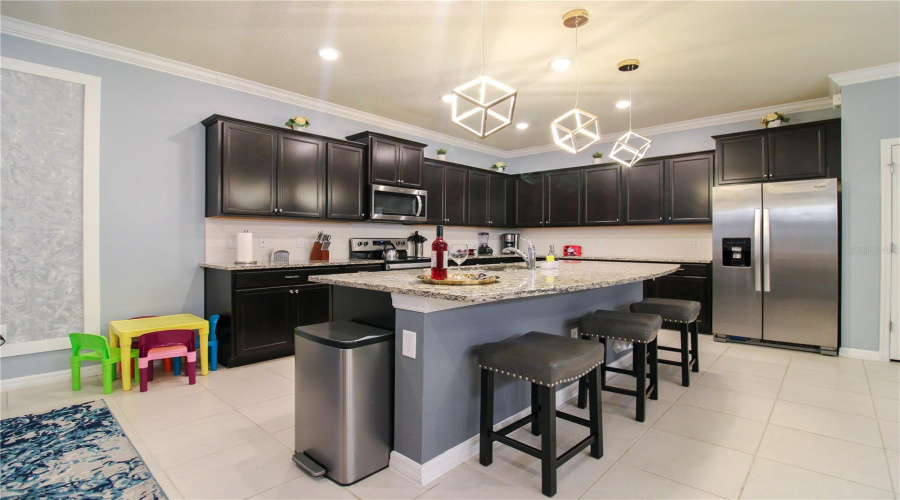 DAVENPORT, Florida 33897, 10 Bedrooms Bedrooms, ,8 BathroomsBathrooms,Residential,For Sale,LELANI,0,MFRO6428920